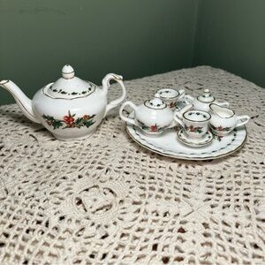 A Cup of Christmas Tea Miniature Tea Set 1995 Waldman With Children's Teapot